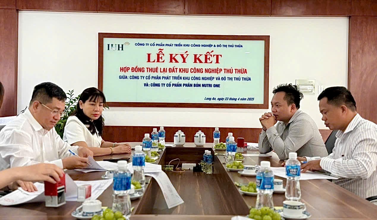 IUH KÝ KẾT HỢP ĐỒNG THUÊ ĐẤT VỚI CÔNG TY CỔ PHẦN PHÂN BÓN NUTRI ONE