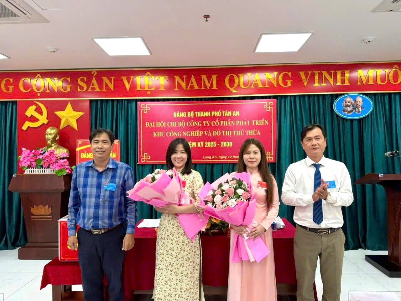 CHI BỘ CÔNG TY CỔ PHẦN PHÁT TRIỂN KHU CÔNG NGHIỆP VÀ ĐÔ THỊ THỦ THỪA TRỰC THUỘC ĐẢNG BỘ THÀNH PHỐ TÂN AN TỔ CHỨC ĐẠI HỘI NHIỆM KỲ 2025-2030