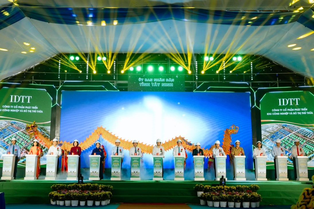 CÔNG TY CỔ PHẦN PHÁT TRIỂN KHU CÔNG NGHIỆP VÀ ĐÔ THỊ THỦ THỪA (IDTT) THAM DỰ LỄ KHỞI CÔNG DỰ ÁN ĐẦU TƯ HẠ TẦNG KHU CÔNG NGHIỆP THỦ THỪA