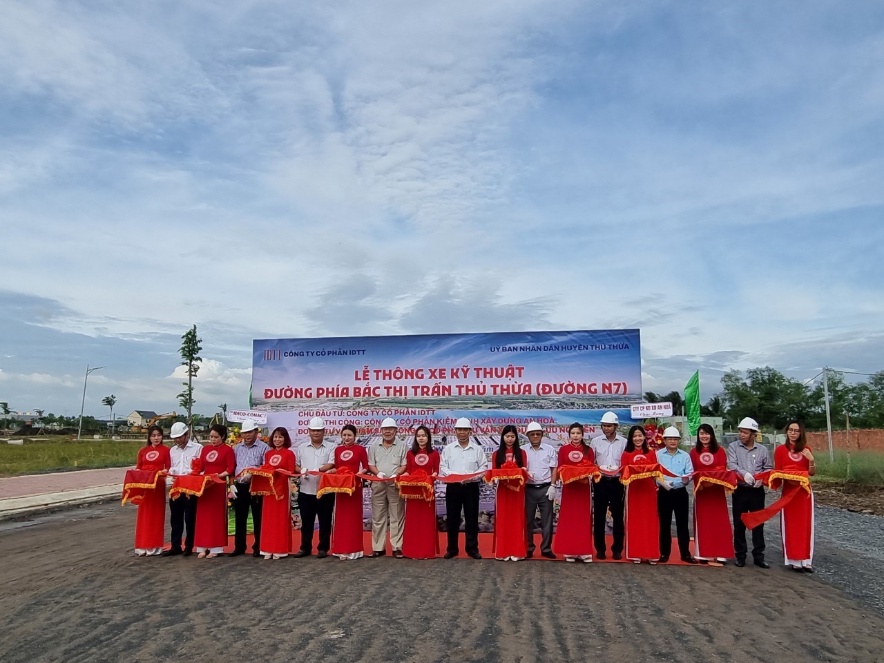LỄ THÔNG XE KỸ THUẬT ĐƯỜNG PHÍA BẮC THỊ TRẤN THỦ THỪA (ĐƯỜNG N7)