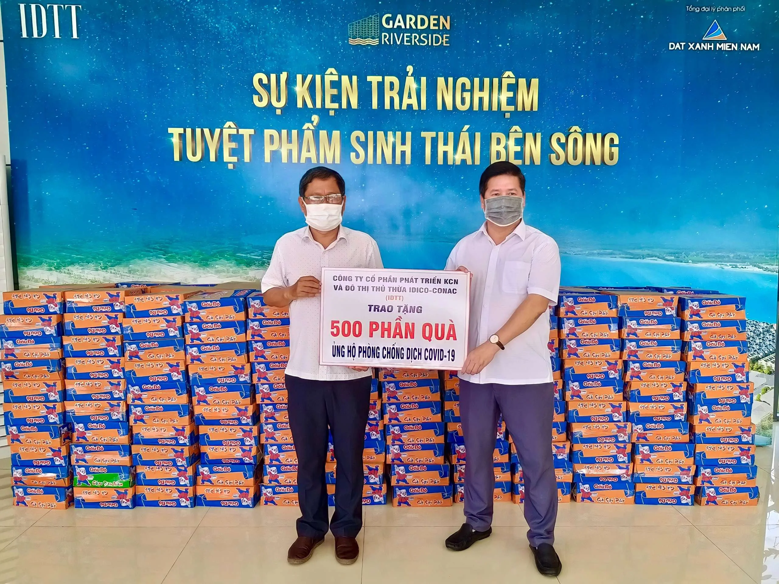 TRAO TẶNG 500 PHẦN QUÀ CHO NGƯỜI DÂN KHÓ KHĂN DO ẢNH HƯỞNG DỊCH COVID-19