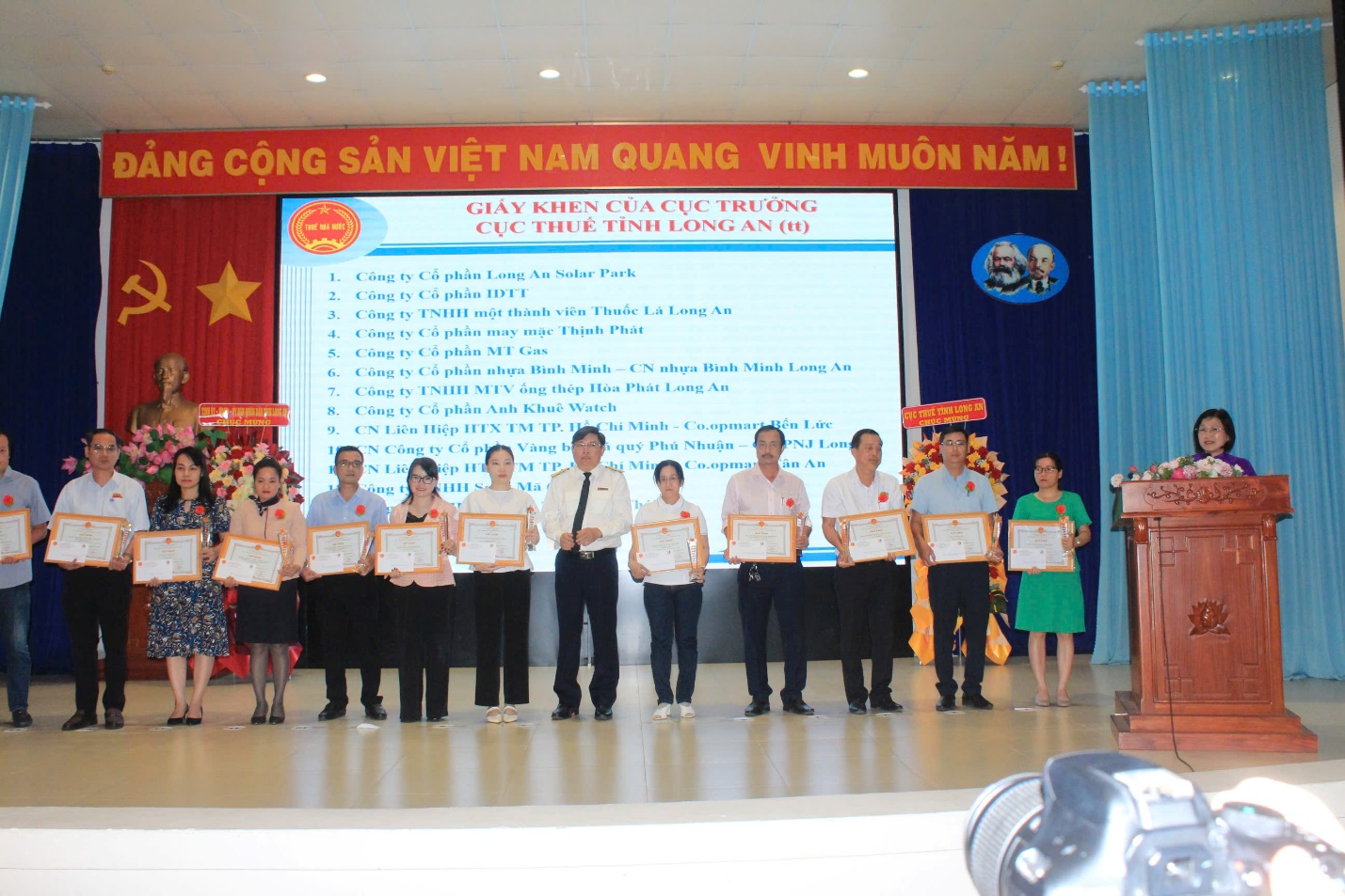 HỘI NGHỊ TUYÊN DƯƠNG CÁC TỔ CHỨC CÁ NHÂN THỰC HIỆN TỐT CHÍNH SÁCH THUẾ 2023